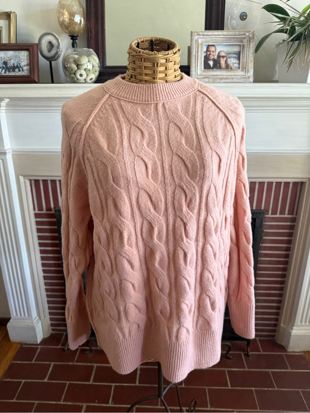 Aerie pink oversized soft cable knit sweater XS - Picture 1 of 11